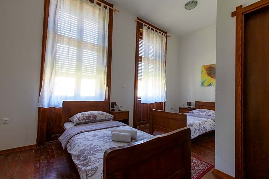 Photo 1 of 4 of Economy 2 Beds