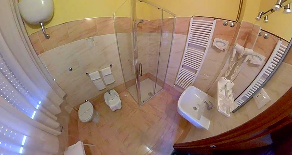 Giappone Inn Parking Hotel