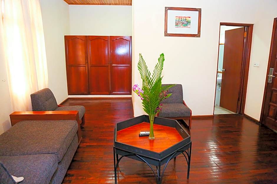 Coconut Grove Regency Hotel