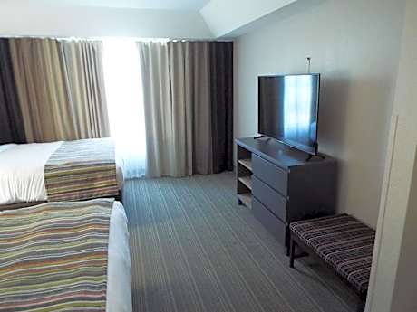 One-Bedroom Queen Suite with Sofa Bed - Non-Smoking