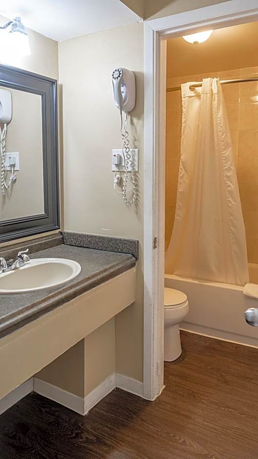 Knights Inn North Bay