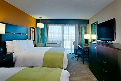 2 DBL MOB ACCESS W/ RI SHWR - FRIDGE - MICRO, COMP WIFI - HD PROGRAMMING - 10 HBO CHANNELS, FLAT SCREEN TV - SWEET DREAMS EXPERIENCE BEDS