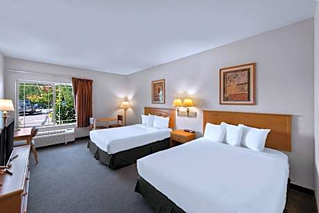 Queen Room with Two Queen Beds - Accessible/Non-Smoking