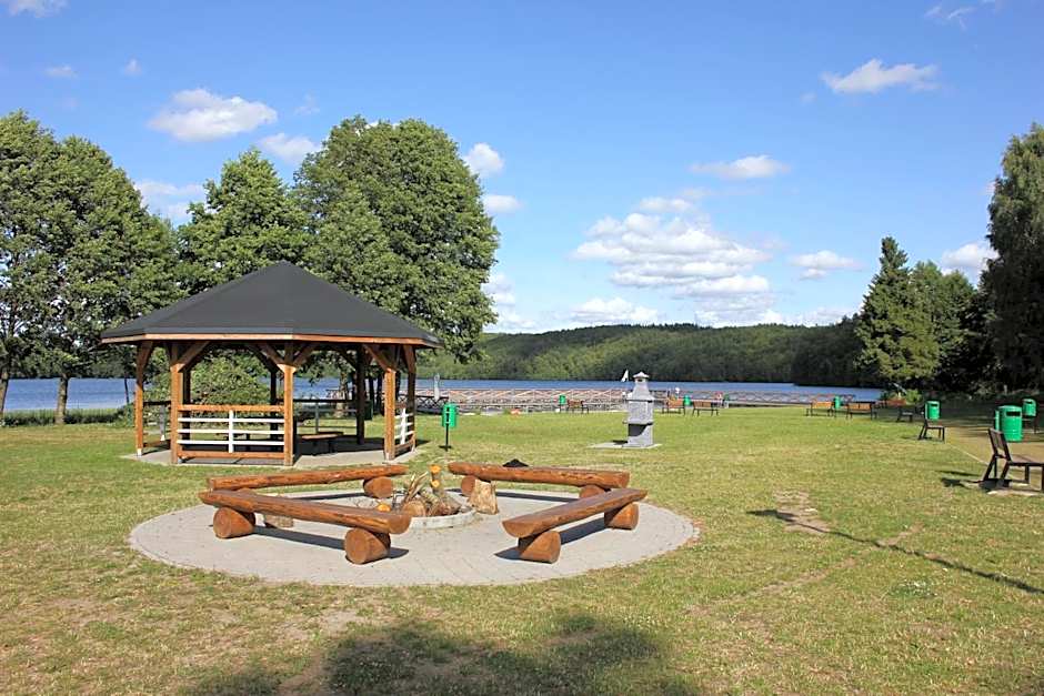 Domek nad jeziorem 7