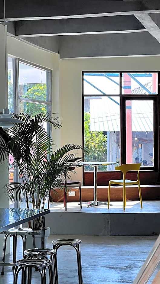 Centerpoint Hotel & Plaza