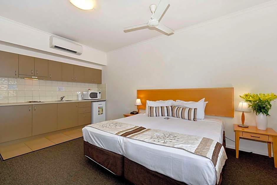 Metro Advance Apartments & Hotel