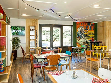 greet hotel restaurant Angouleme Ouest