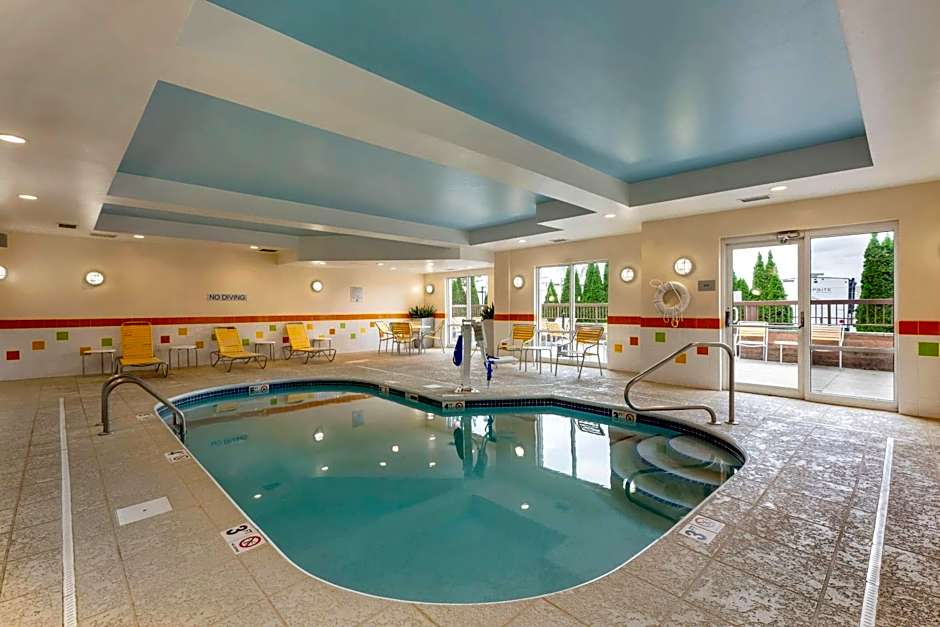 Comfort Inn & Suites Akron South