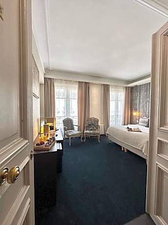 Deluxe Family Suite