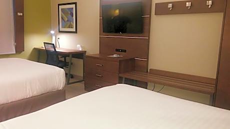 Standard Queen Room with Two Queen Beds