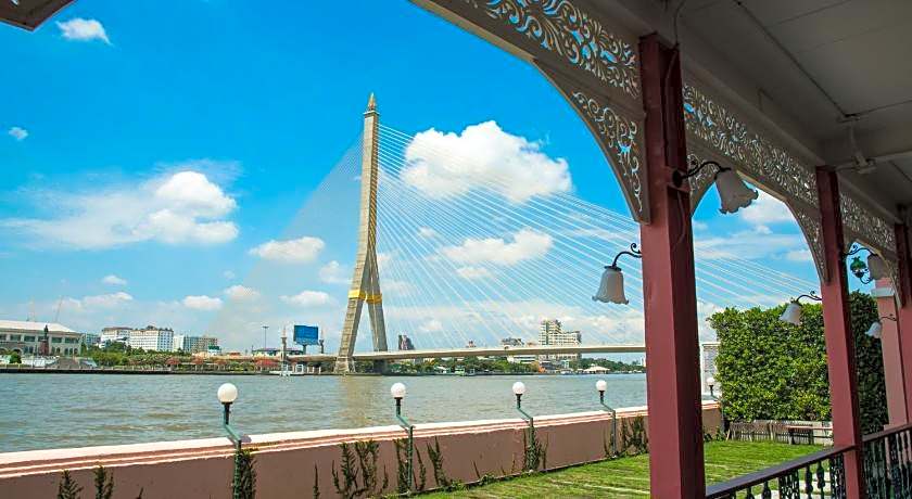 Hiranyakul House Riverside