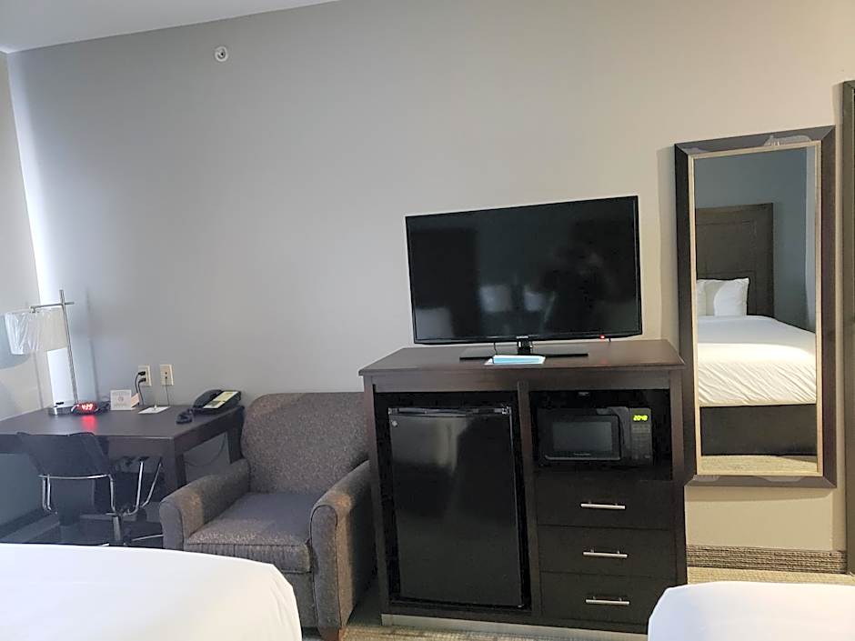 Days Inn & Suites by Wyndham Cleburne TX