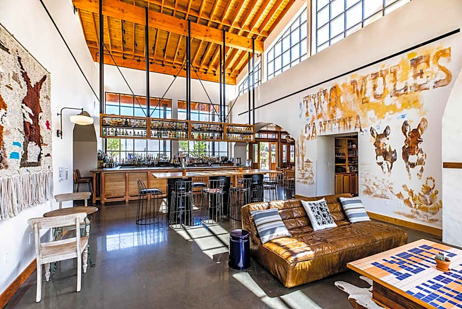 Texican Court, by Valencia Hotel Group