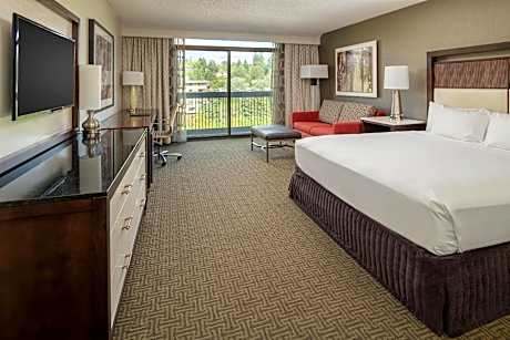 1 KING BED HIGH FLOOR WITH SOFA SLEEPER