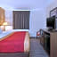 Econo Lodge Inn & Suites Fairgrounds