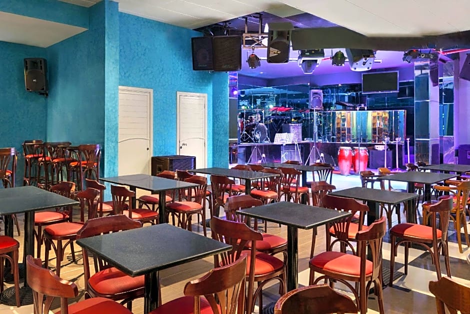 Howard Johnson by Wyndham Abu Dhabi