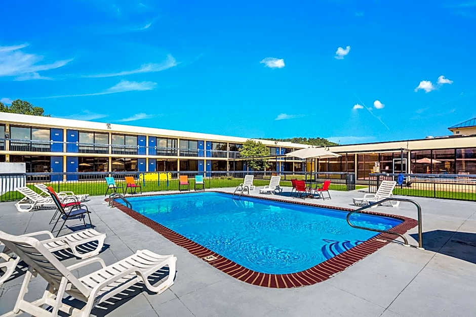 ECONO LODGE CAVE CITY