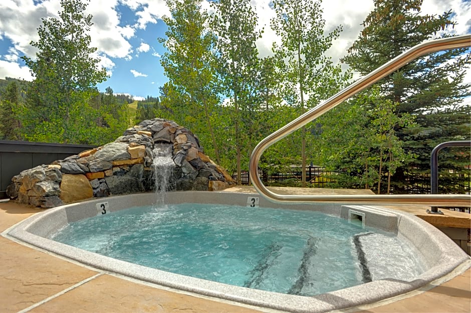 Jackpine & Black Bear Condominiums by Keystone Resort