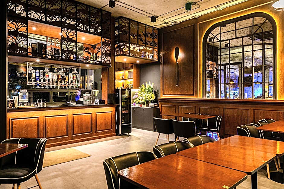 Chainam-Charmchuree residences cafe and spa