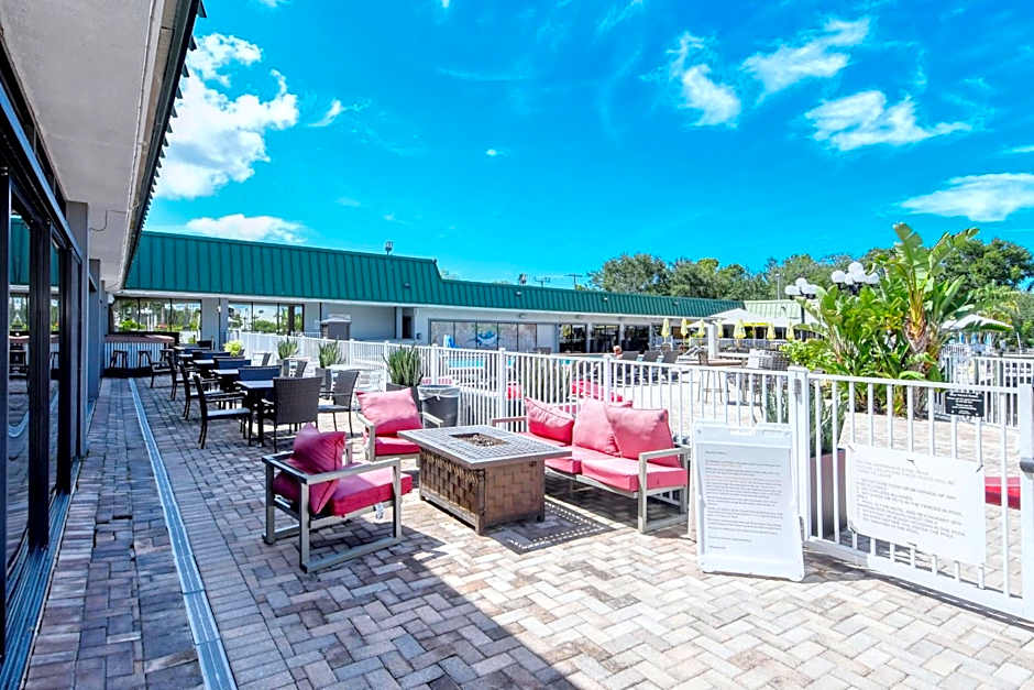 All-New, Private, Huge TV, Heated Pool, Tiki Bar