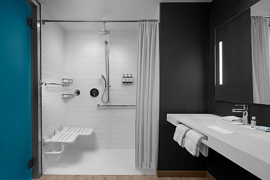 AC Hotel by Marriott Tampa Airport