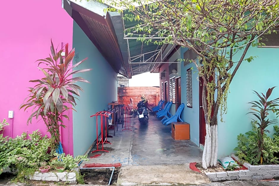 OYO 681 Paradise Hotel
