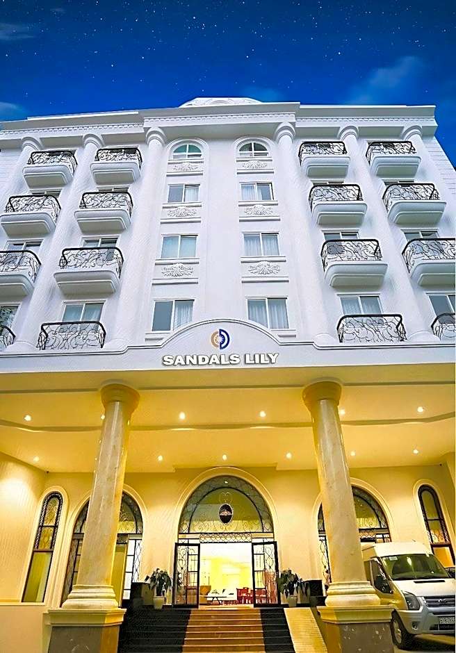 Sandals Lily Hotel