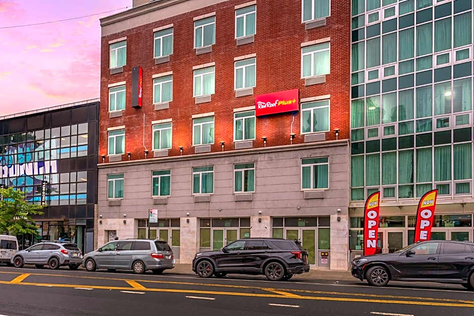 Red Roof PLUS Brooklyn - Flatbush Ave
