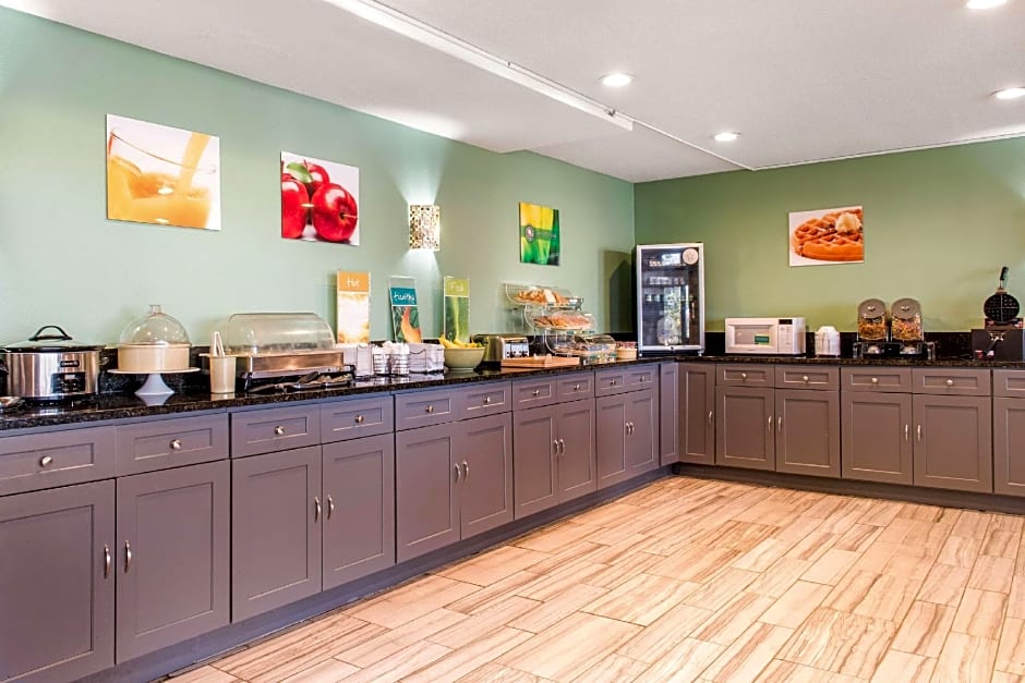 Quality Inn & Suites Miamisburg - Dayton South