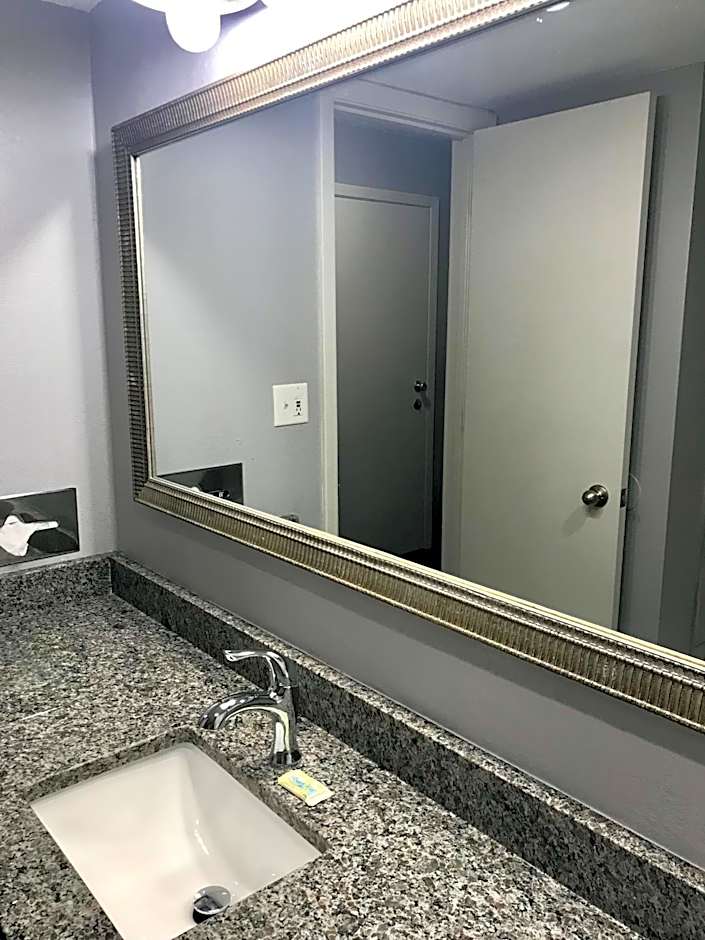 American Inn North Kansas City