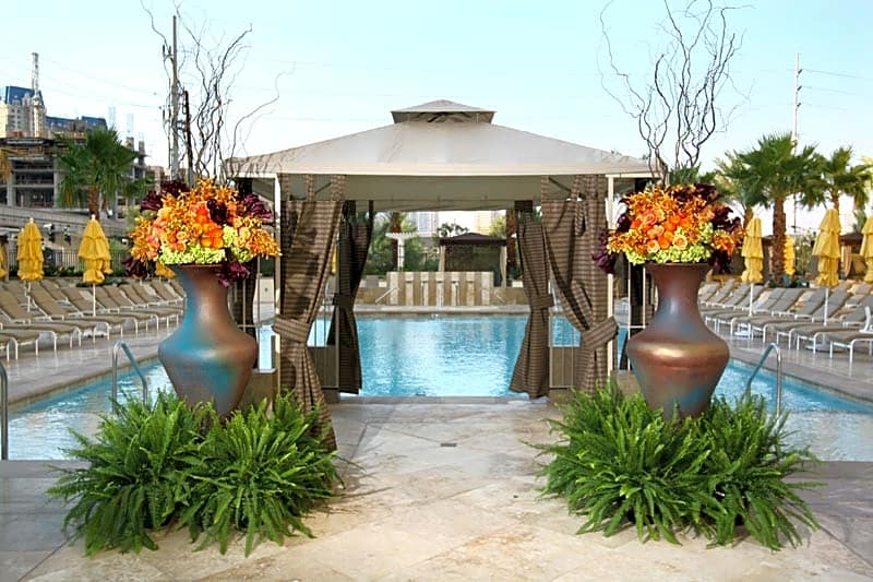Luxury Suites Int'l at The Signature