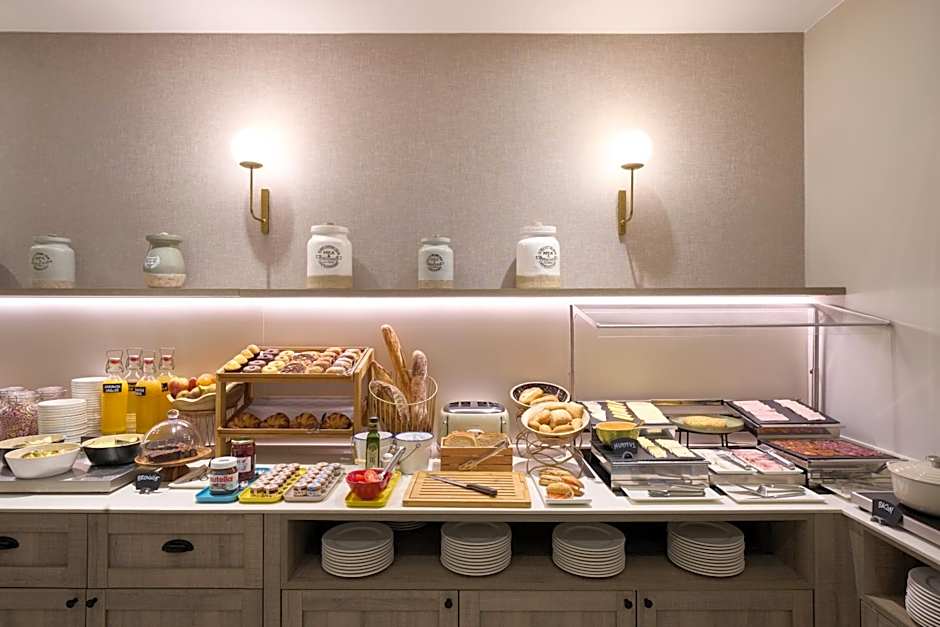 Catalonia Castellnou Hotel