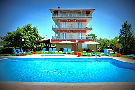 Denis Hotel and Bungalows