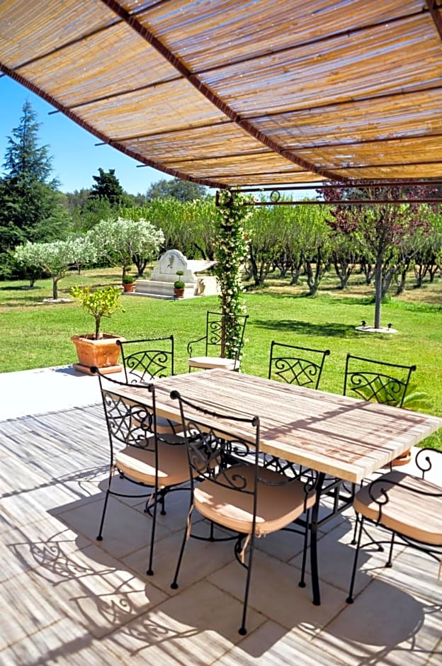 Le Jardin Des Amandiers – Châteaurenard, NY
