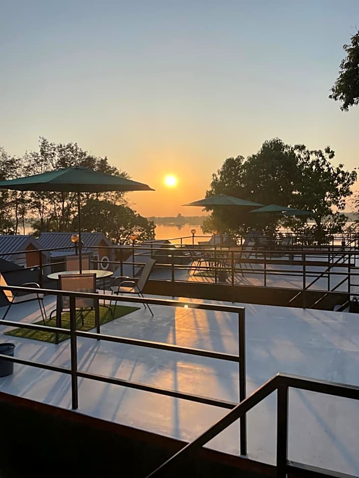 โมวิชญ์นาคาธิบดีรีสอร์ท