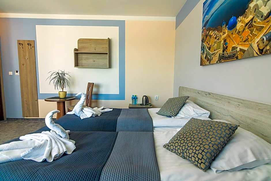 Double Room — 13 fotoğraftan 1. fotoğraf