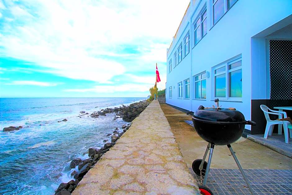 The Waves Hostel by Amazing Madeira