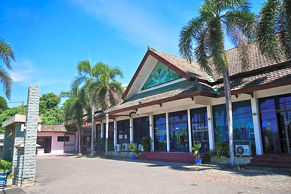 Berlian Abadi Hotel by Sinergi