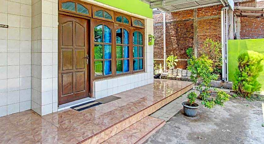 Hotel O Sengon Kostel Syariah