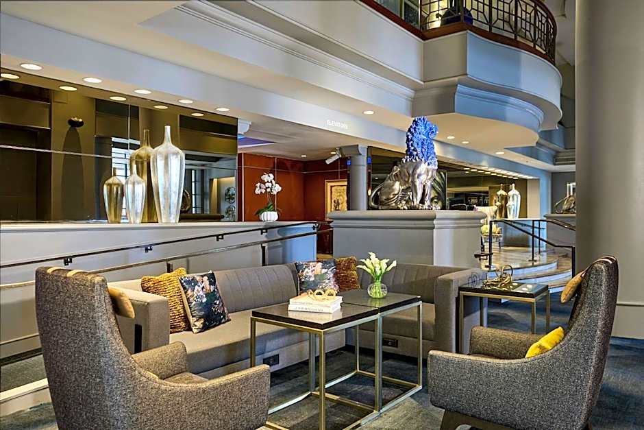 Renaissance Los Angeles Airport Hotel