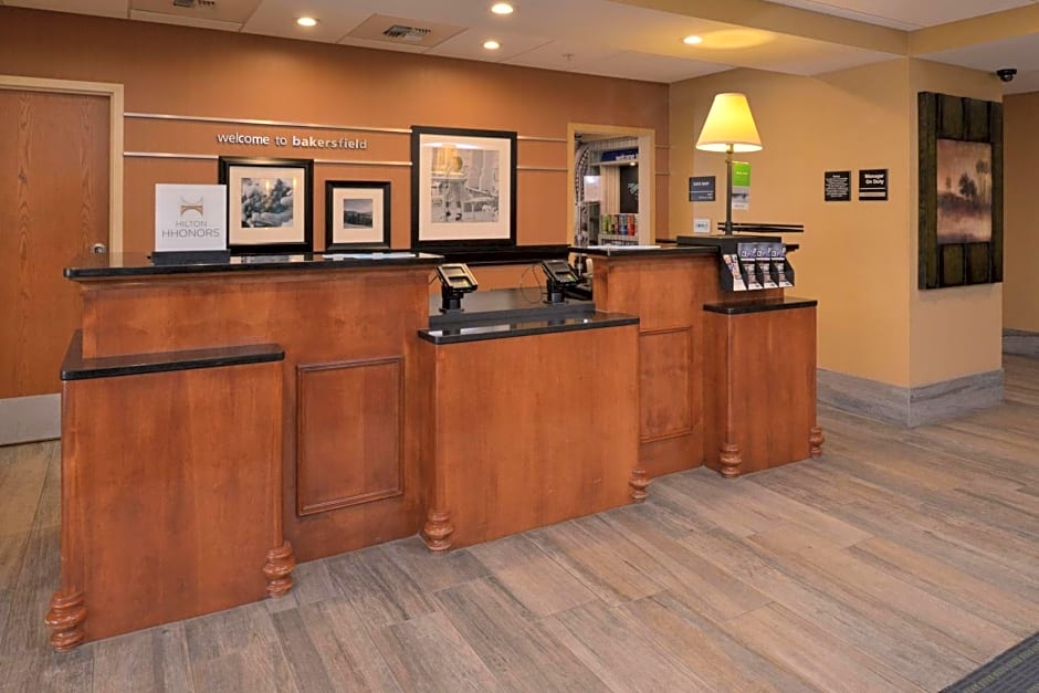 Hampton Inn By Hilton And Suites Bakersfield North-Airport