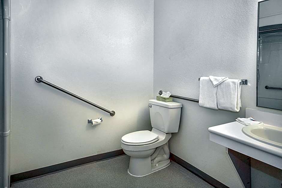 Motel 6 Peterborough