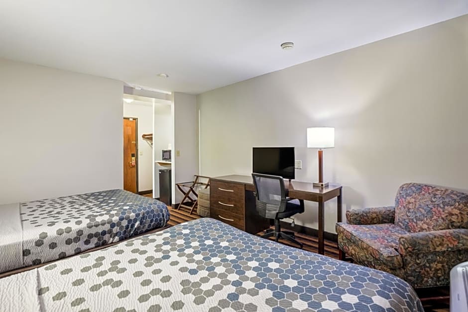 Econo Lodge Airport - Milwaukee