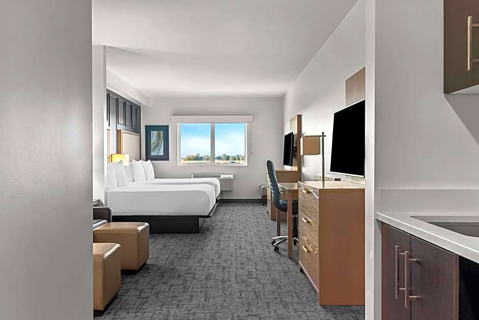 Best Western Plus Winkler