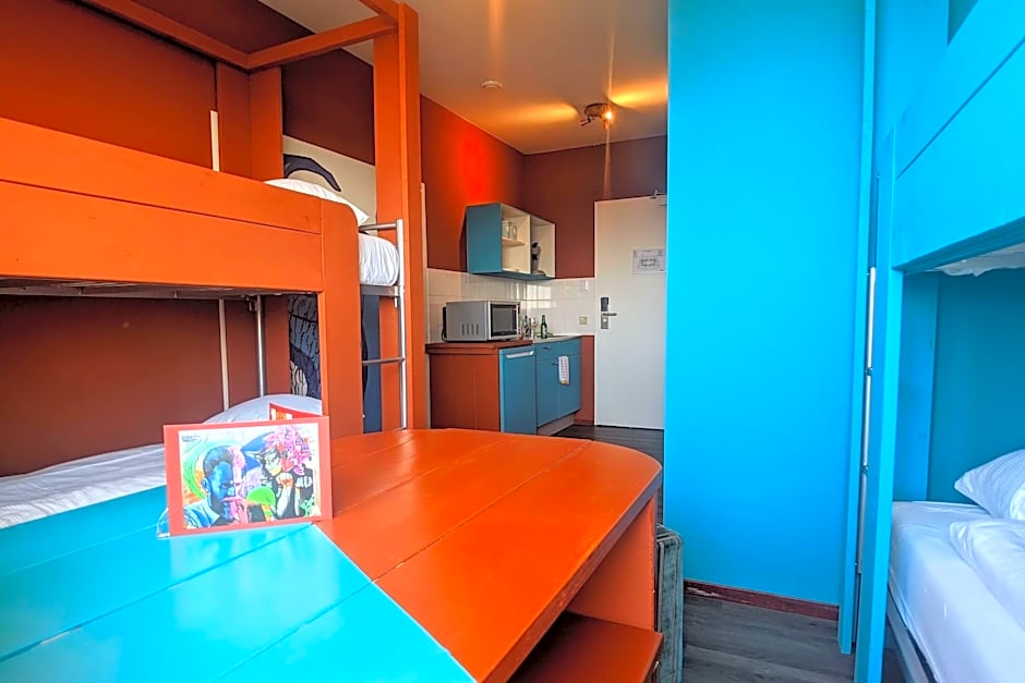The Hague Teleport Hotel