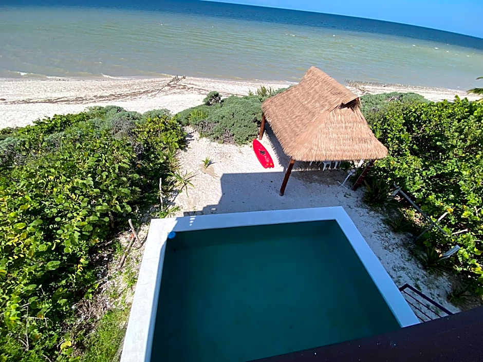 Escape to Paradise, Minimalist 4-BR Beachfront, 300 Mbps with amazing views
