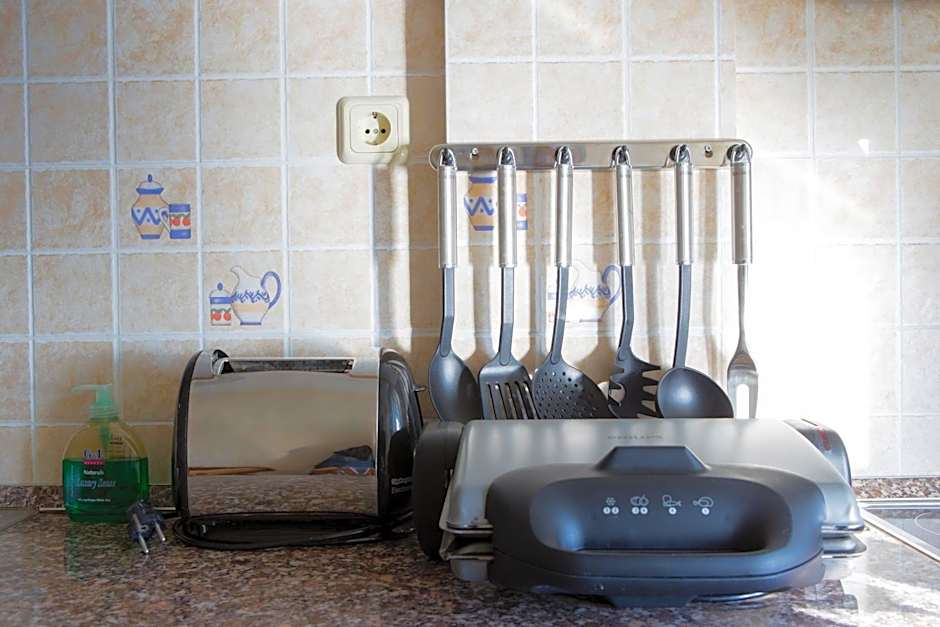 Paris-Irini Studios And Apartments