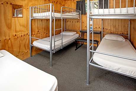 Bunk Cabin for 5 People without Linen or Kitchenware