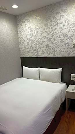 Day-use Double Room (3 hours, available between 08:00-17:00)