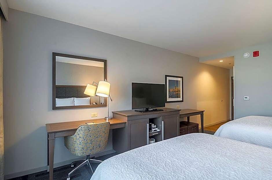 Hampton Inn By Hilton Chicago North-Loyola Station, Il